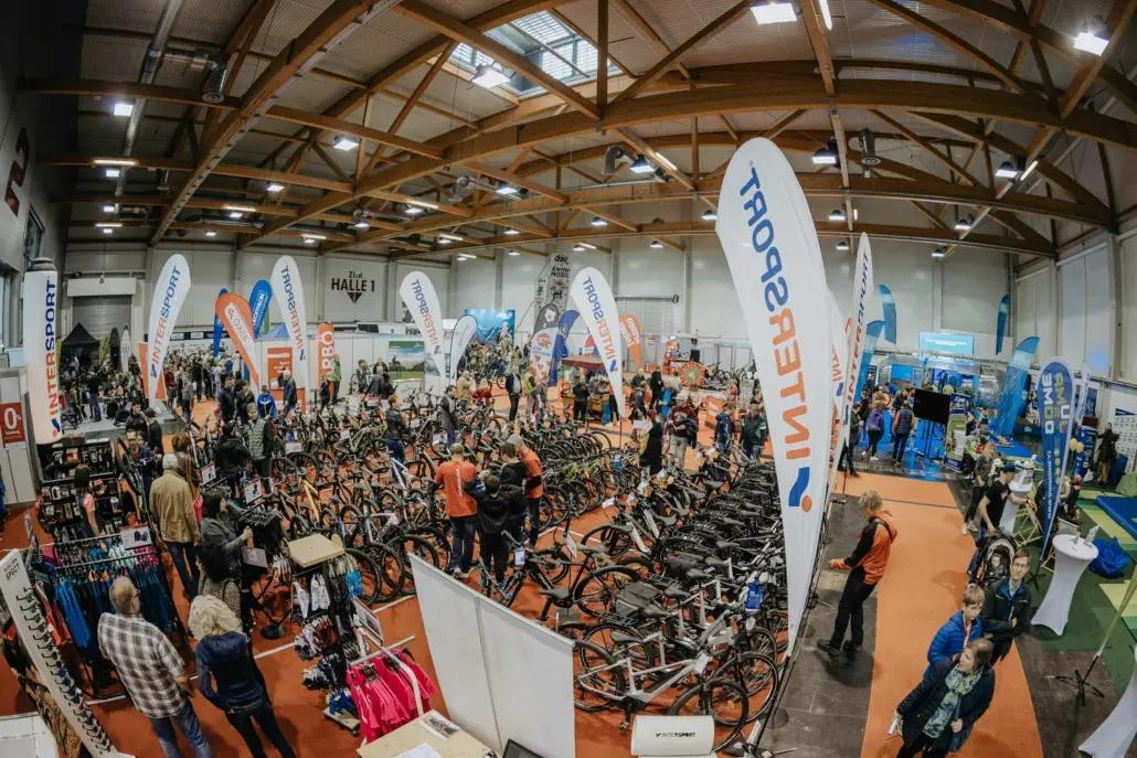 FREIZEITMESSE mit AUTO & BIKE, CLASSIC CARS & BIKES, VERGNÜGUNGSPARK
